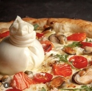Pizza "Creamy with seafood and Burrata"