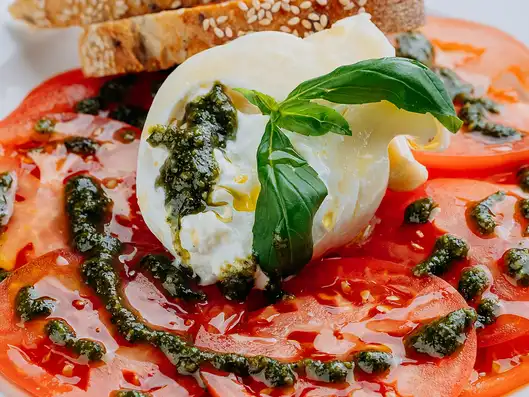 Burrata with tomatoes