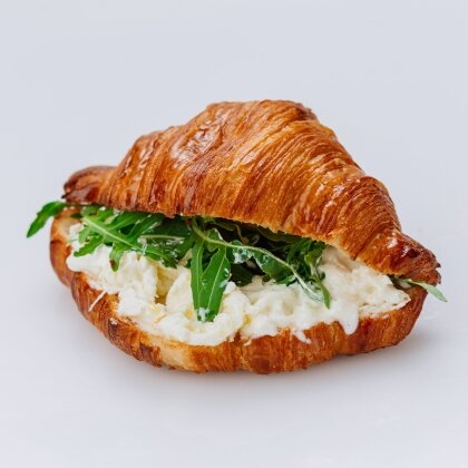 Croissant with stracciatella
