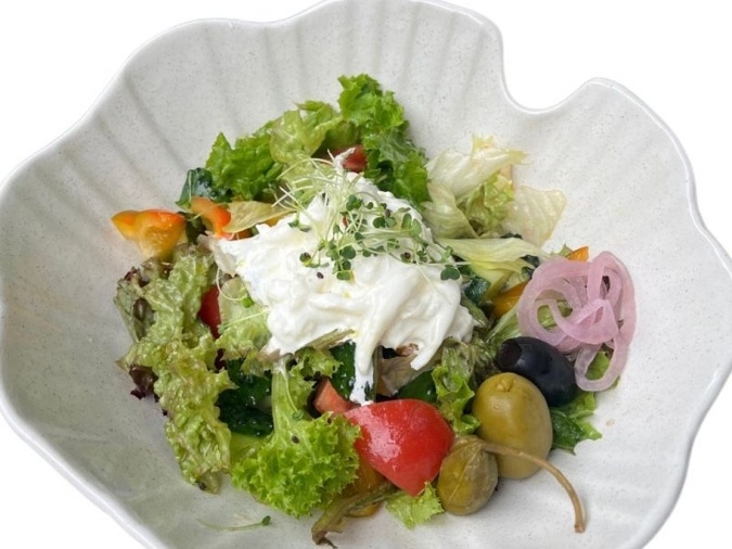 Salad "Fresco" with stracchatella - Image 1